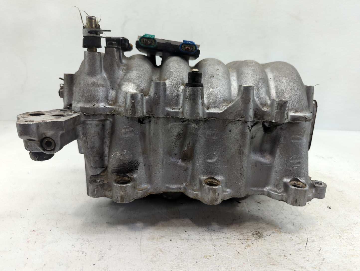 2000-2004 Isuzu Rodeo Air Intake Manifold Fits Fits 2000 2001 2002 2003 2004 OEM Used Auto Parts - Oemusedautoparts1.com