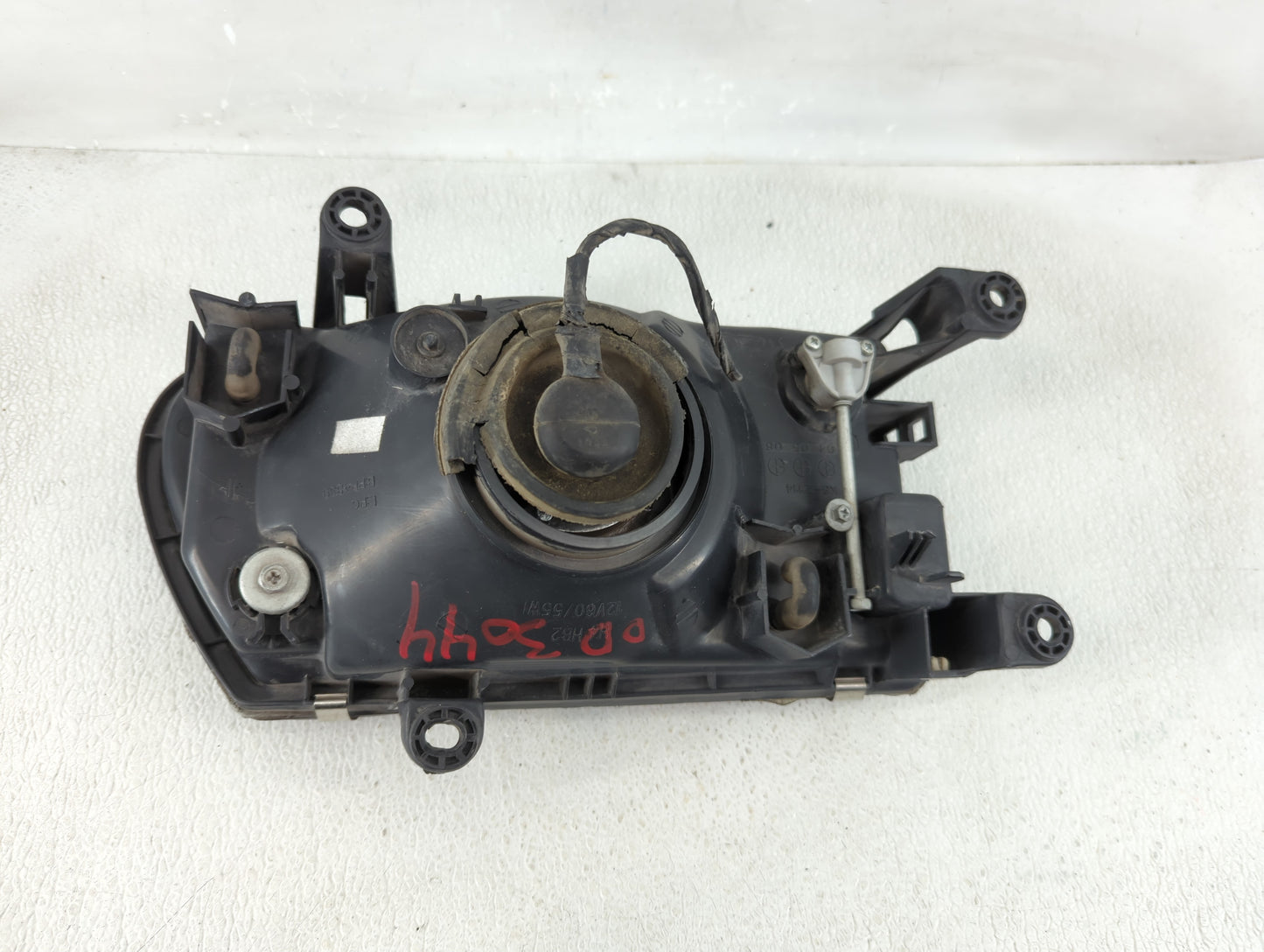 2001 Isuzu Rodeo Driver Left Oem Head Light Headlight Lamp - Oemusedautoparts1.com