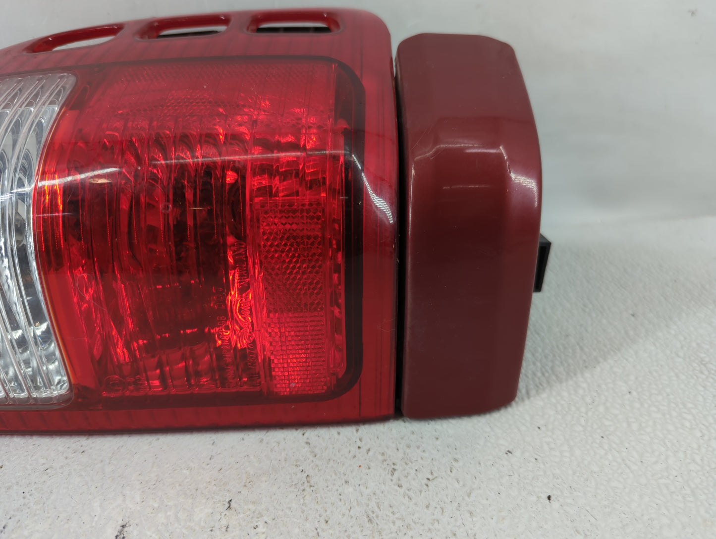 2001 Isuzu Rodeo Tail Light Assembly Passenger Right OEM P/N:220-16147 Fits OEM Used Auto Parts - Oemusedautoparts1.com