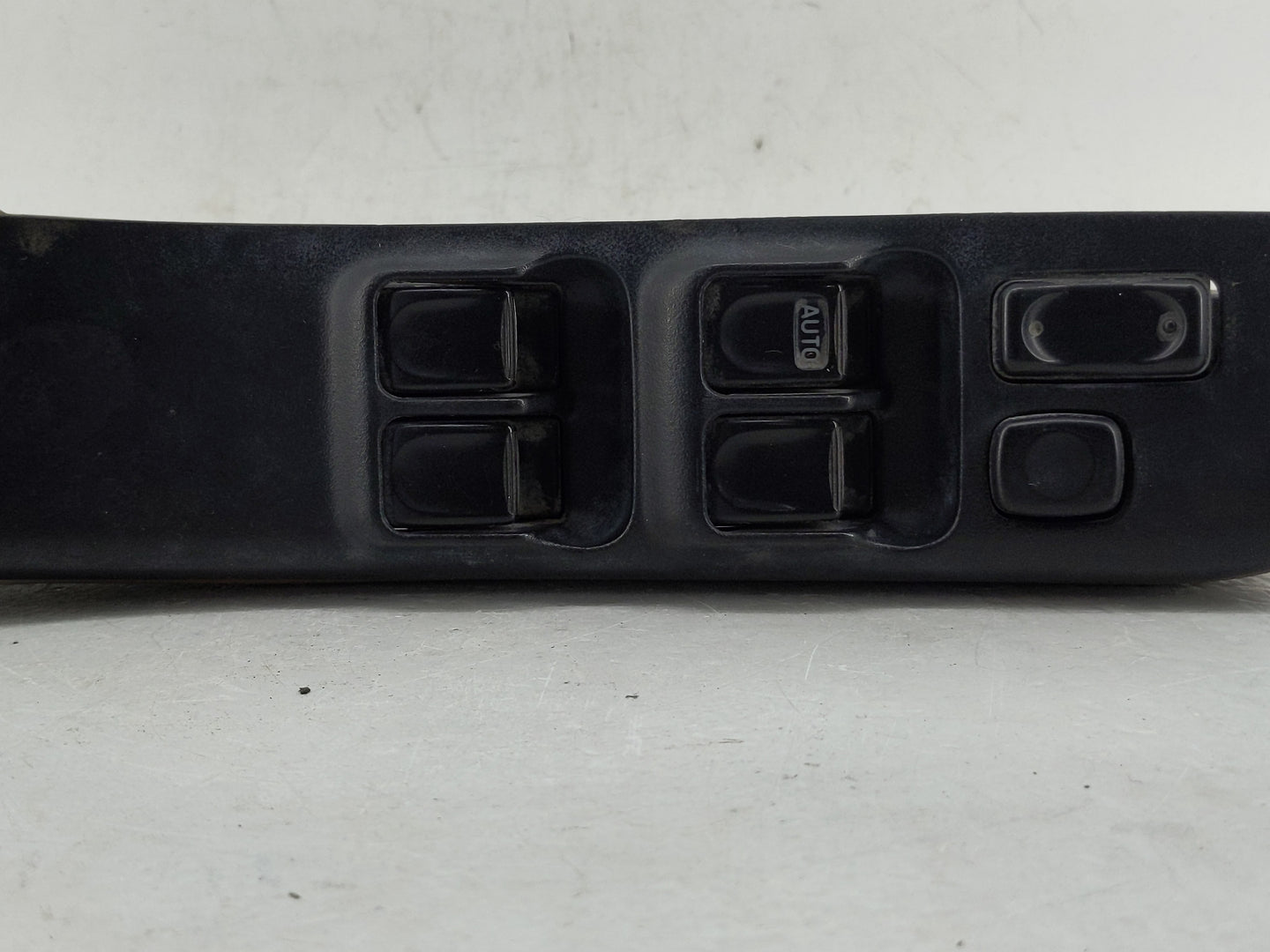 2001-2004 Isuzu Rodeo Master Power Window Switch Replacement Driver Side Left P/N:897237-1711 Fits Fits 2001 2002 2003 2004 