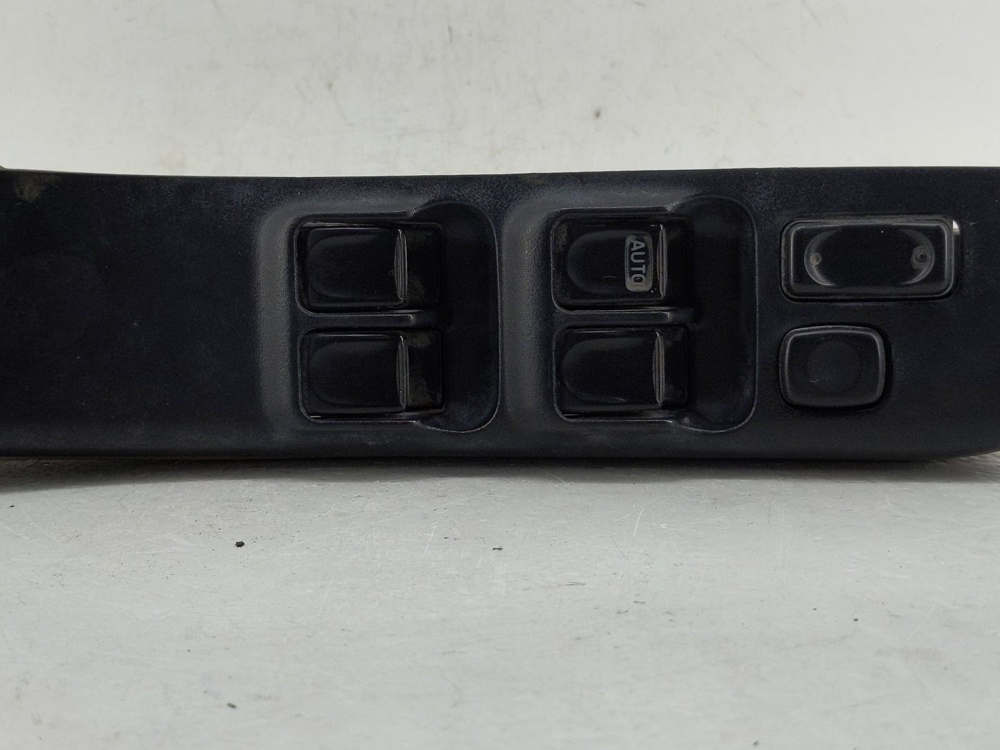 2001-2004 Isuzu Rodeo Master Power Window Switch Replacement Driver Side Left P/N:897237-1711 Fits Fits 2001 2002 2003 2004 
