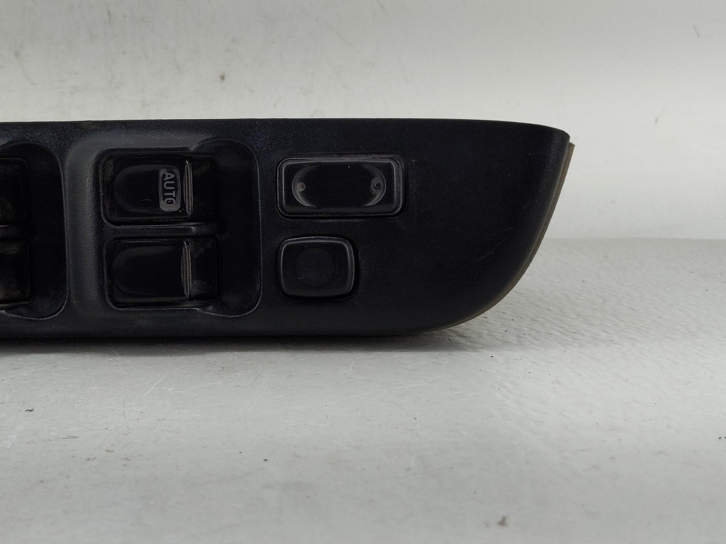 2001-2004 Isuzu Rodeo Master Power Window Switch Replacement Driver Side Left P/N:897237-1711 Fits Fits 2001 2002 2003 2004 
