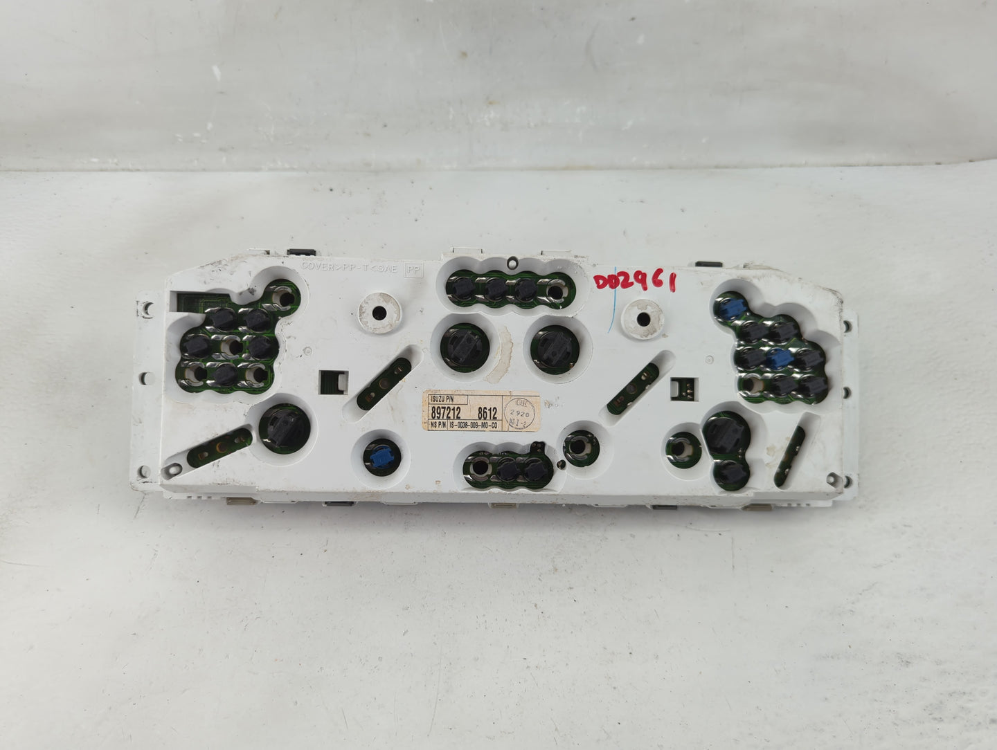 2000-2002 Isuzu Rodeo Instrument Cluster Speedometer Gauges P/N:1S-0038-009-M0-C0 897212 8612 Fits Fits 2000 2001 2002 OEM U