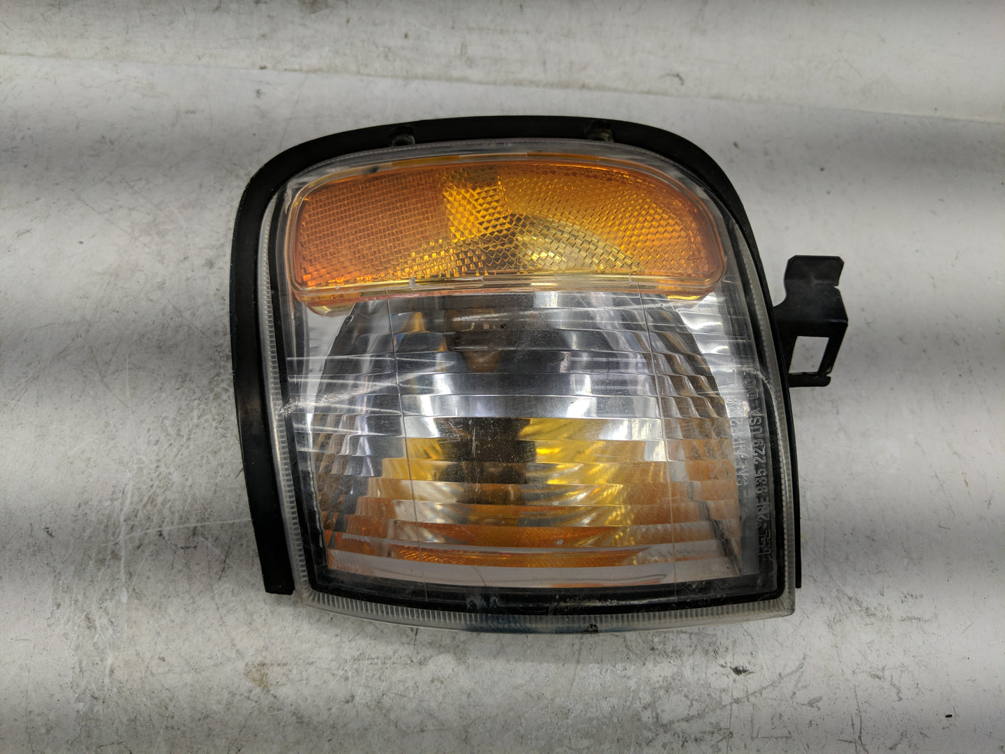 2001-2002 Isuzu Rodeo Passenger Right Oem Head Light Headlight Lamp - Oemusedautoparts1.com
