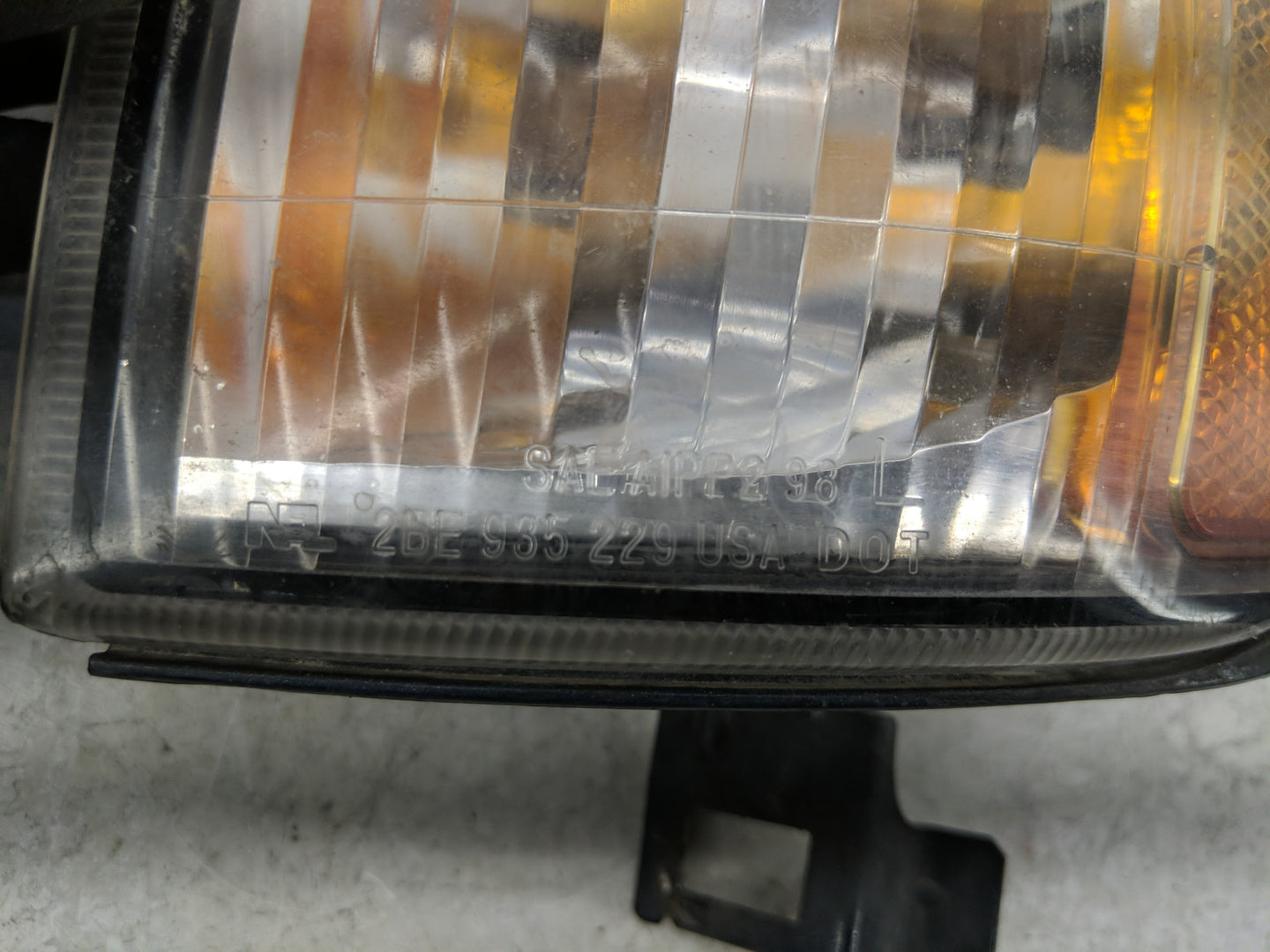2001-2002 Isuzu Rodeo Passenger Right Oem Head Light Headlight Lamp - Oemusedautoparts1.com
