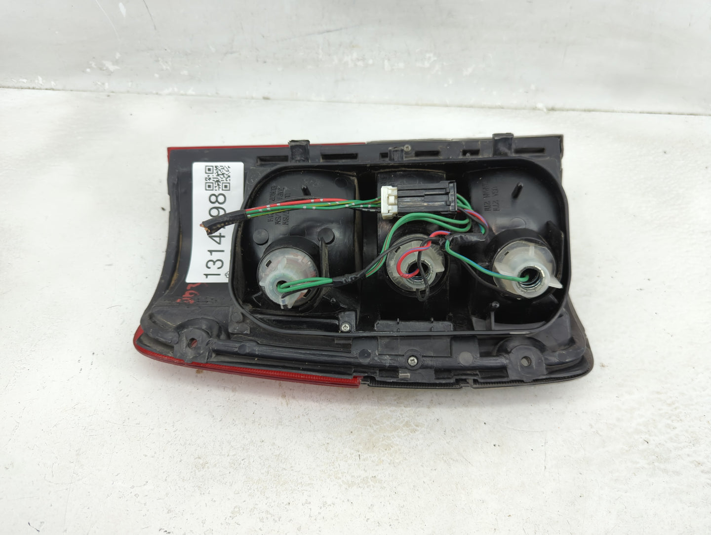2000-2002 Isuzu Trooper Tail Light Assembly Passenger Right OEM Fits Fits 2000 2001 2002 OEM Used Auto Parts - Oemusedautopa