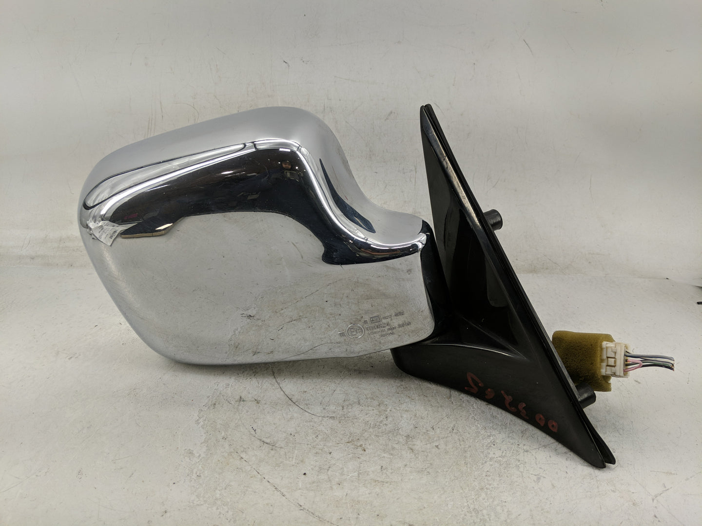 1998-2002 Isuzu Trooper Passenger Side View Mirror - Right Door Mirror OEM Used - Oemusedautoparts1.com