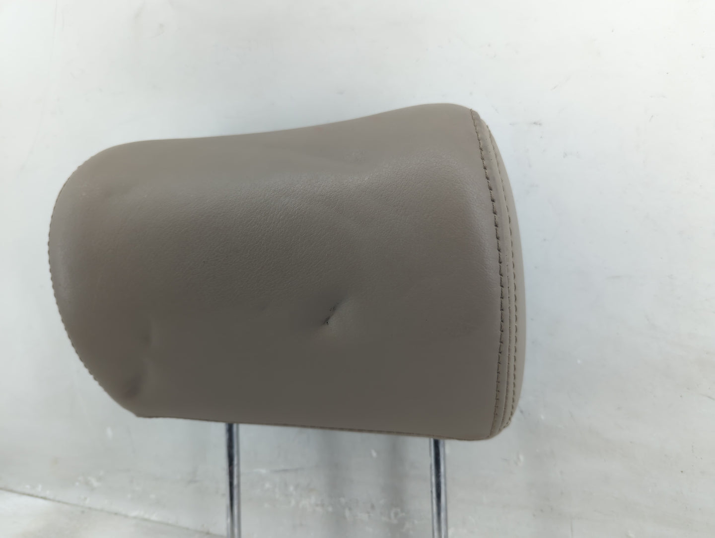 2001 Isuzu Trooper Headrest Head Rest Rear Seat Fits OEM Used Auto Parts - Oemusedautoparts1.com