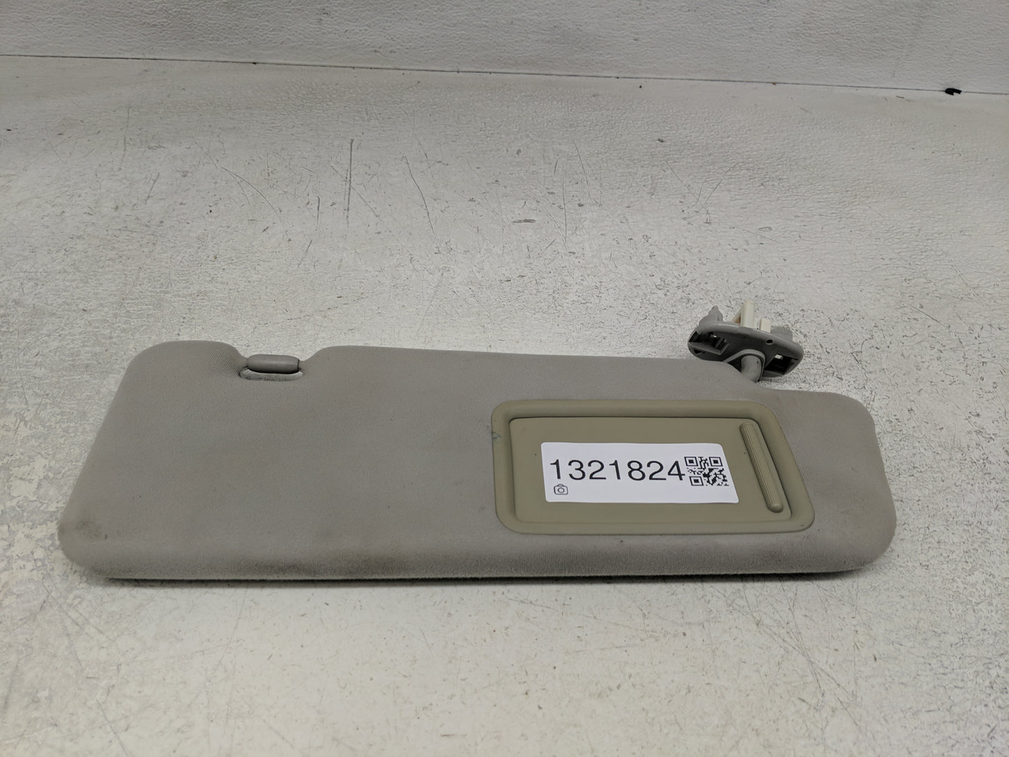 2001 Isuzu Trooper Sun Visor Shade Replacement Passenger Right Mirror Fits OEM Used Auto Parts - Oemusedautoparts1.com