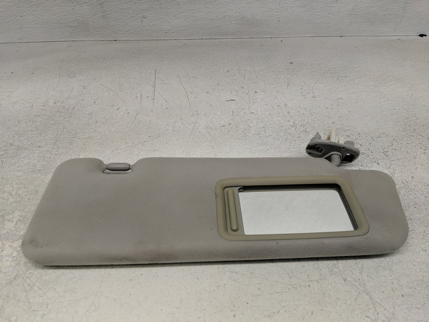 2001 Isuzu Trooper Sun Visor Shade Replacement Passenger Right Mirror Fits OEM Used Auto Parts - Oemusedautoparts1.com