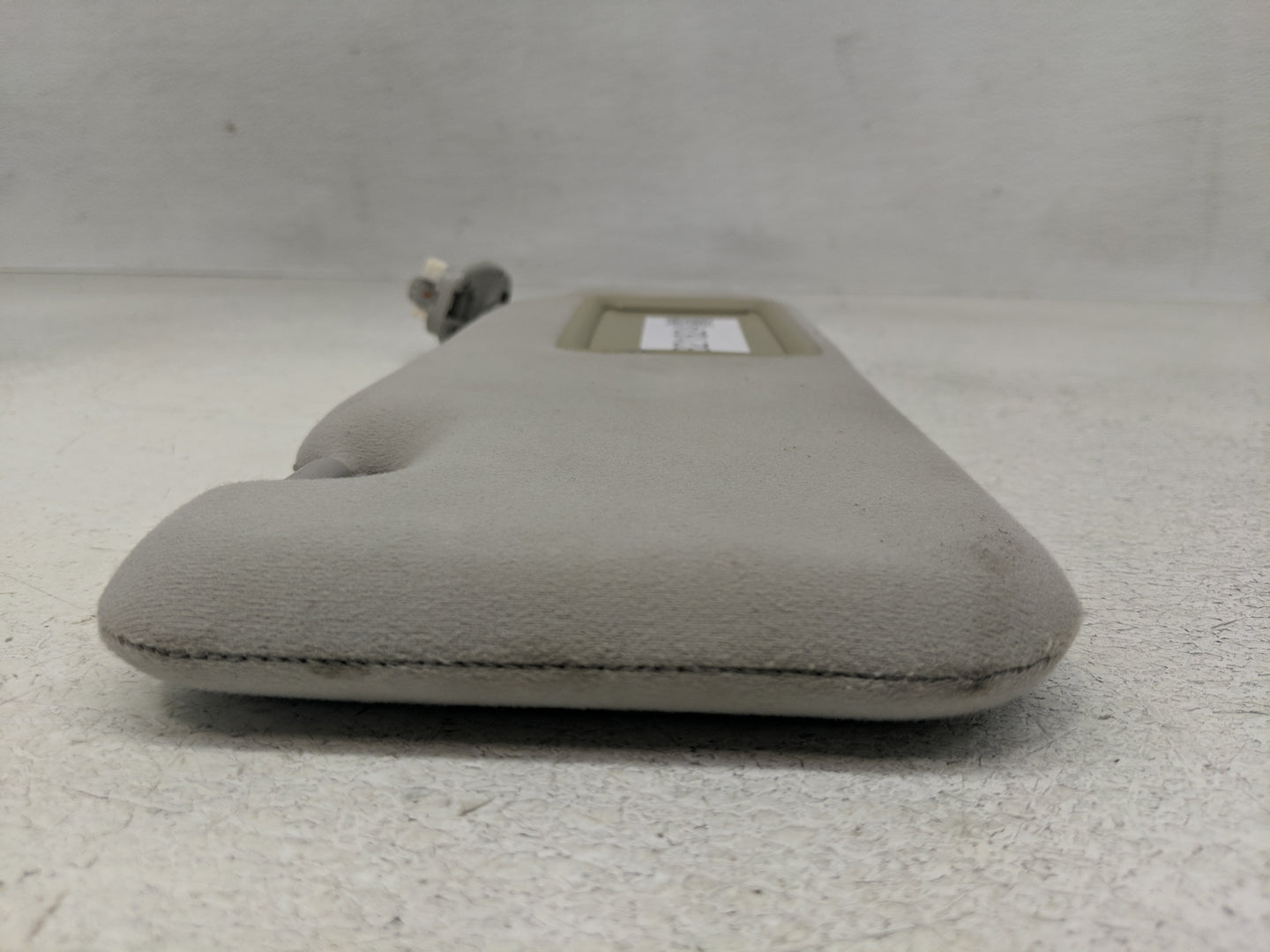 2001 Isuzu Trooper Sun Visor Shade Replacement Passenger Right Mirror Fits OEM Used Auto Parts - Oemusedautoparts1.com