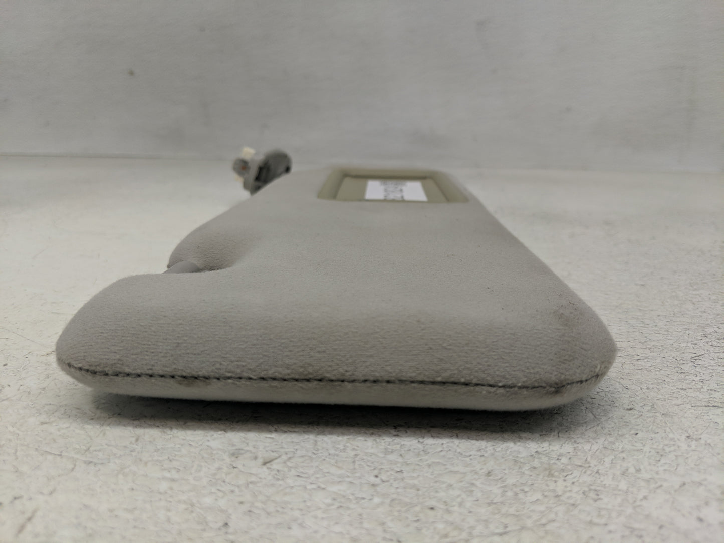 2001 Isuzu Trooper Sun Visor Shade Replacement Passenger Right Mirror Fits OEM Used Auto Parts - Oemusedautoparts1.com