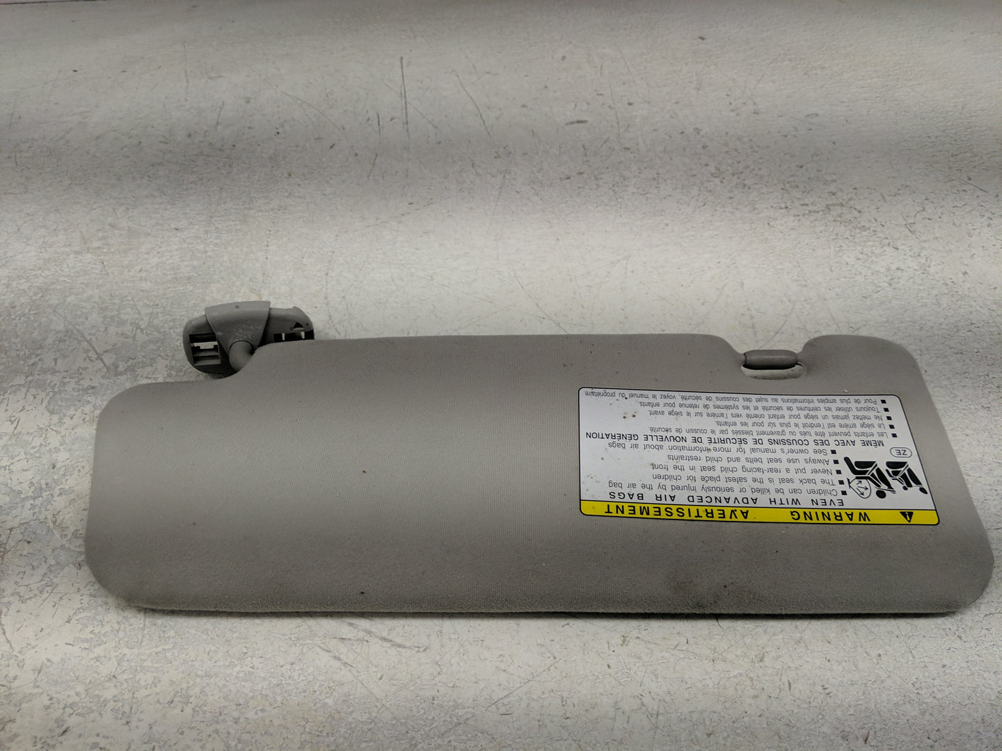 2001 Isuzu Trooper Sun Visor Shade Replacement Passenger Right Mirror Fits OEM Used Auto Parts - Oemusedautoparts1.com