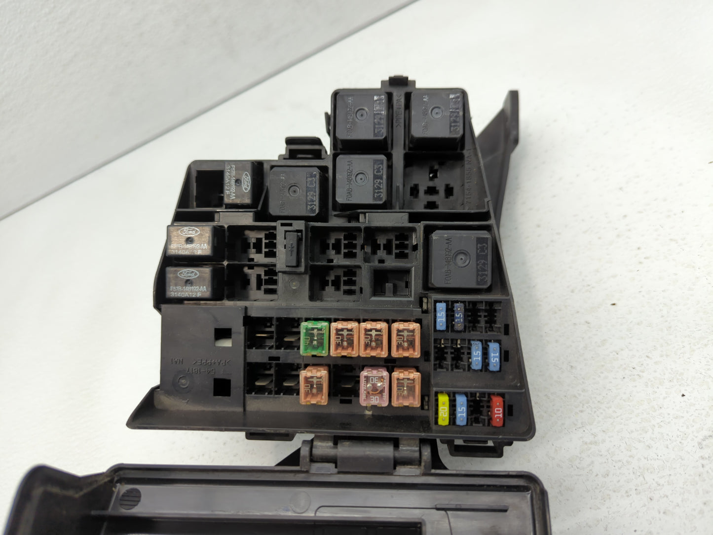 2000-2001 Jaguar S-Type Fusebox Fuse Box Panel Relay Module P/N:XW4T-14A075-C Fits Fits 2000 2001 OEM Used Auto Parts - Oemu