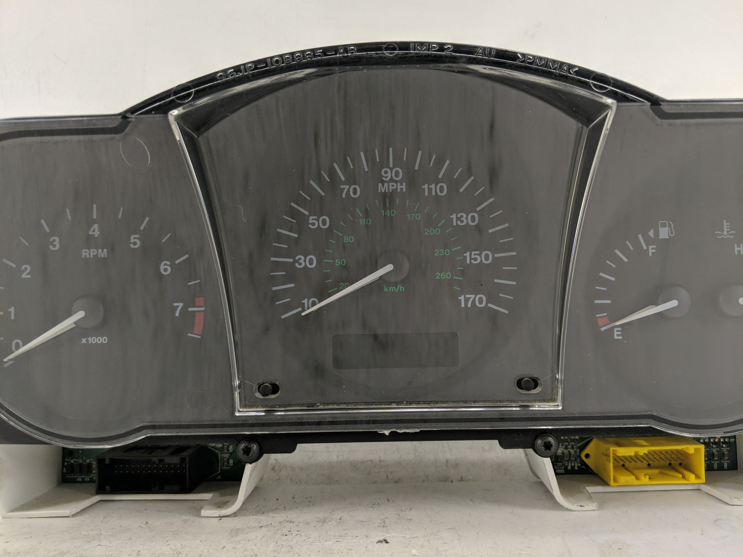2001-2002 Jaguar Xj8 Instrument Cluster Speedometer Gauges Fits Fits 2001 2002 OEM Used Auto Parts - Oemusedautoparts1.com