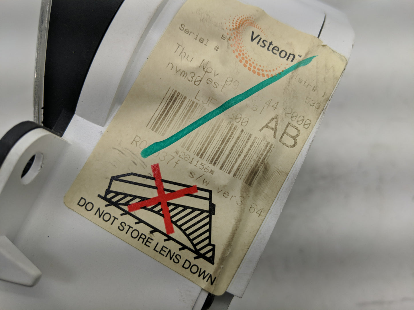 2001-2002 Jaguar Xj8 Instrument Cluster Speedometer Gauges Fits Fits 2001 2002 OEM Used Auto Parts - Oemusedautoparts1.com