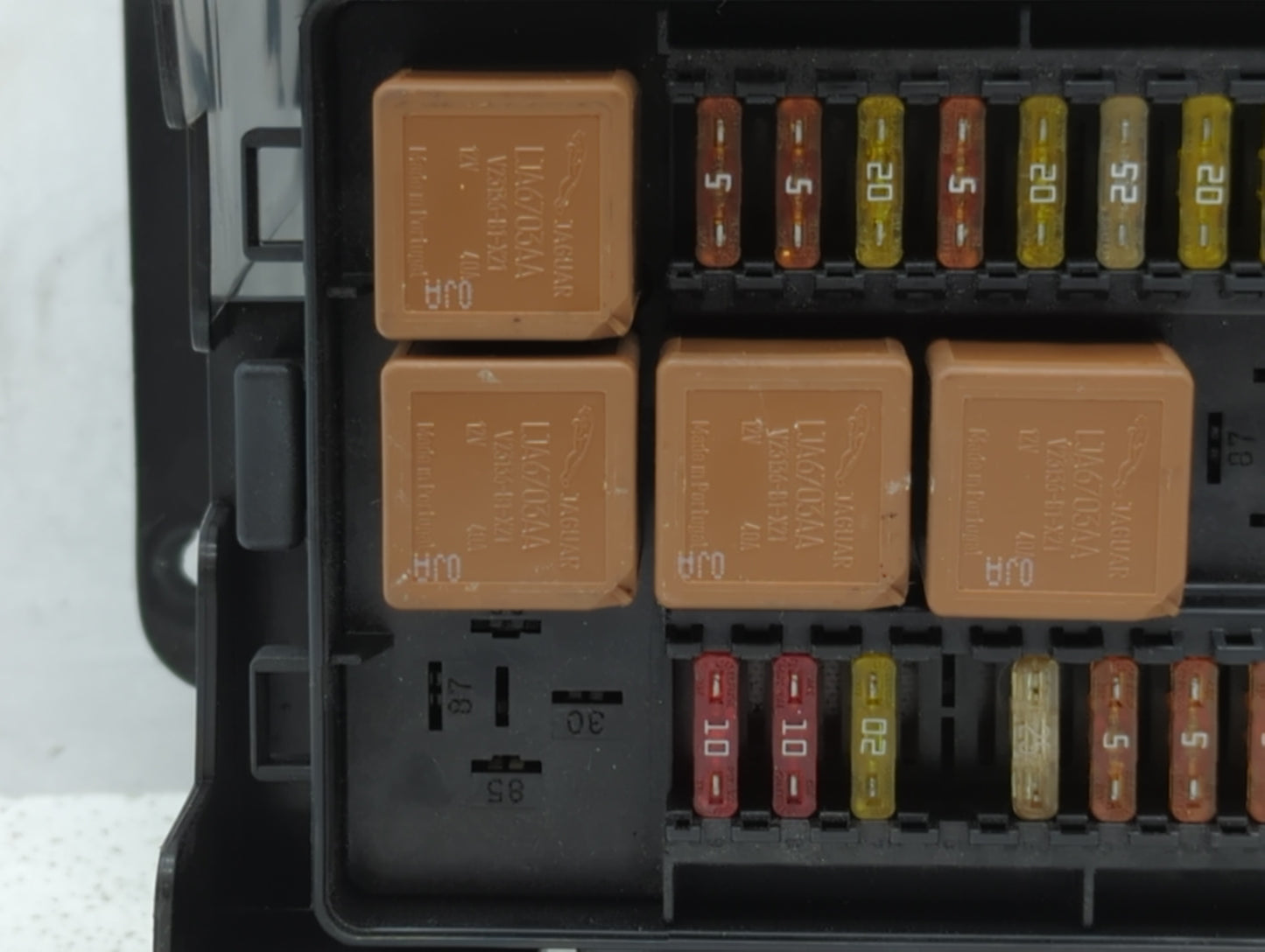 2000-2003 Jaguar Xj8 Fusebox Fuse Box Panel Relay Module Fits Fits 2000 2001 2002 2003 OEM Used Auto Parts - Oemusedautopart