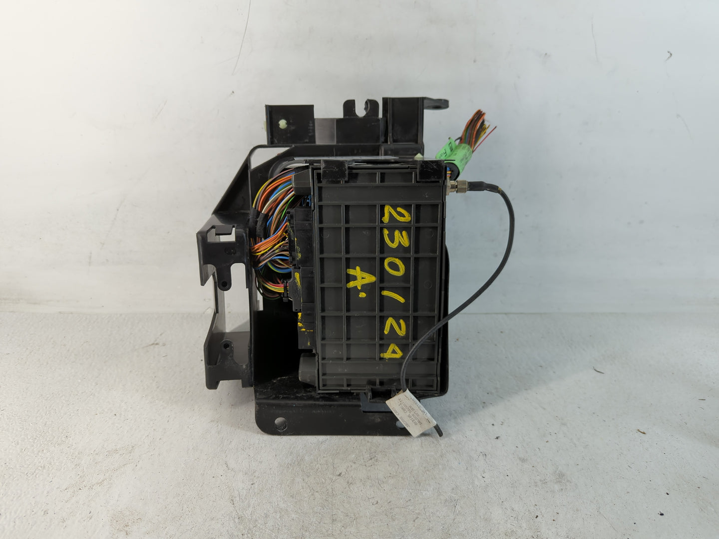 2000-2003 Jaguar Xj8 Fusebox Fuse Box Panel Relay Module P/N:PP-T20 GJA 3892 AA Fits Fits 2000 2001 2002 2003 OEM Used Auto 