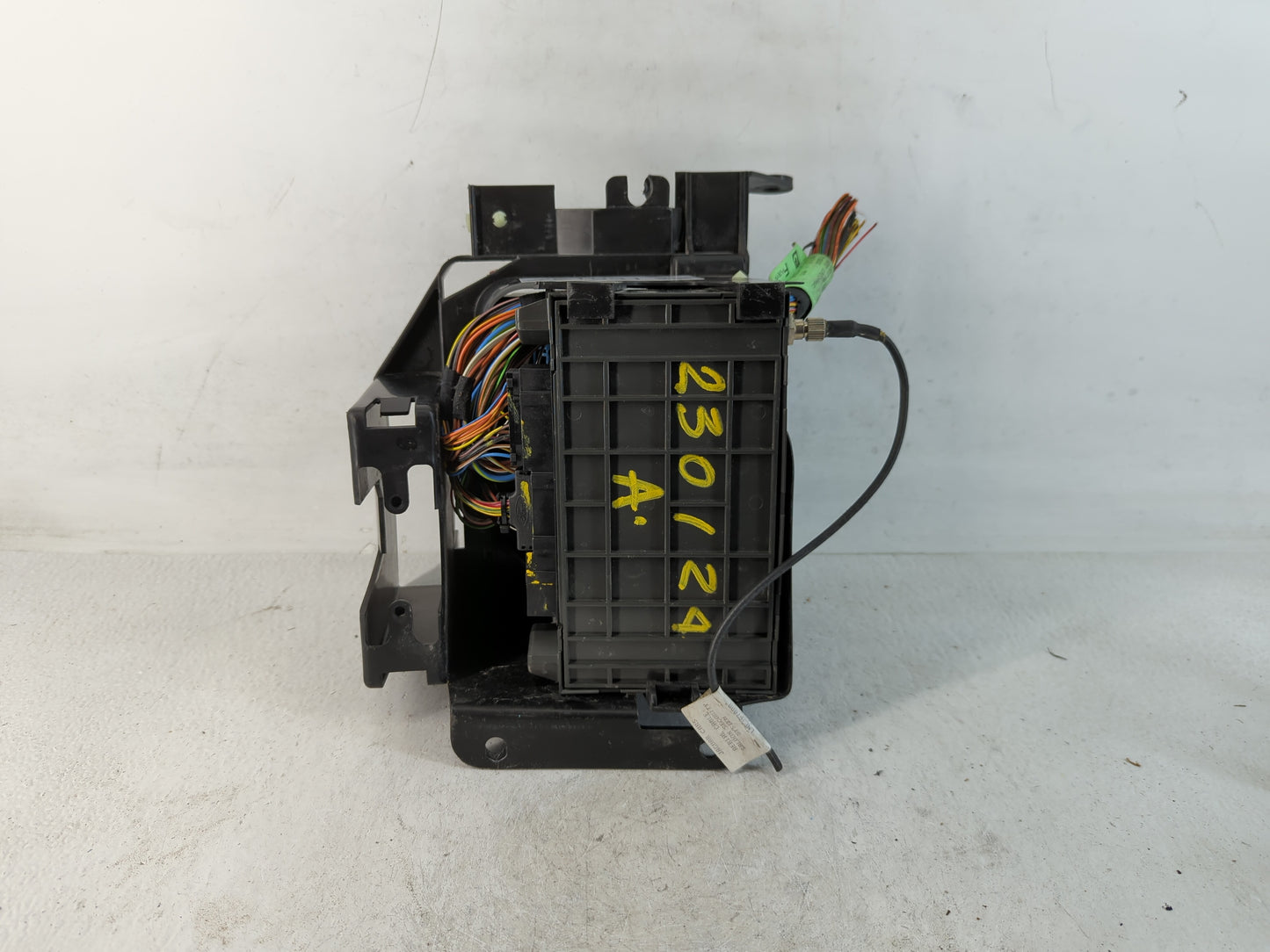 2000-2003 Jaguar Xj8 Fusebox Fuse Box Panel Relay Module P/N:PP-T20 GJA 3892 AA Fits Fits 2000 2001 2002 2003 OEM Used Auto 