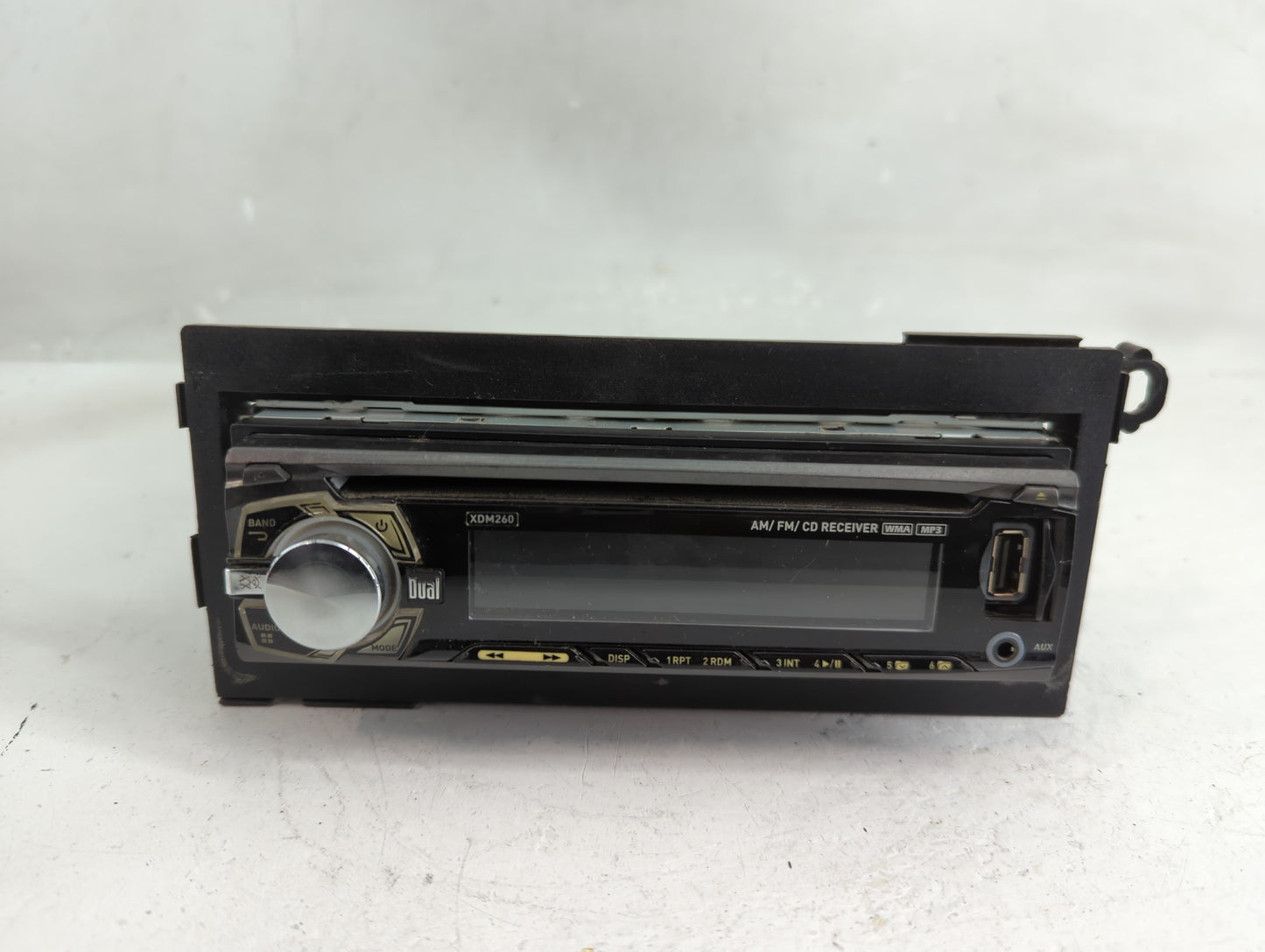 2001 Jeep Cherokee Radio AM FM Cd Player Receiver Replacement Fits OEM Used Auto Parts - Oemusedautoparts1.com