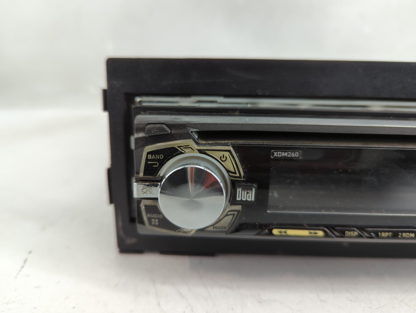 2001 Jeep Cherokee Radio AM FM Cd Player Receiver Replacement Fits OEM Used Auto Parts - Oemusedautoparts1.com