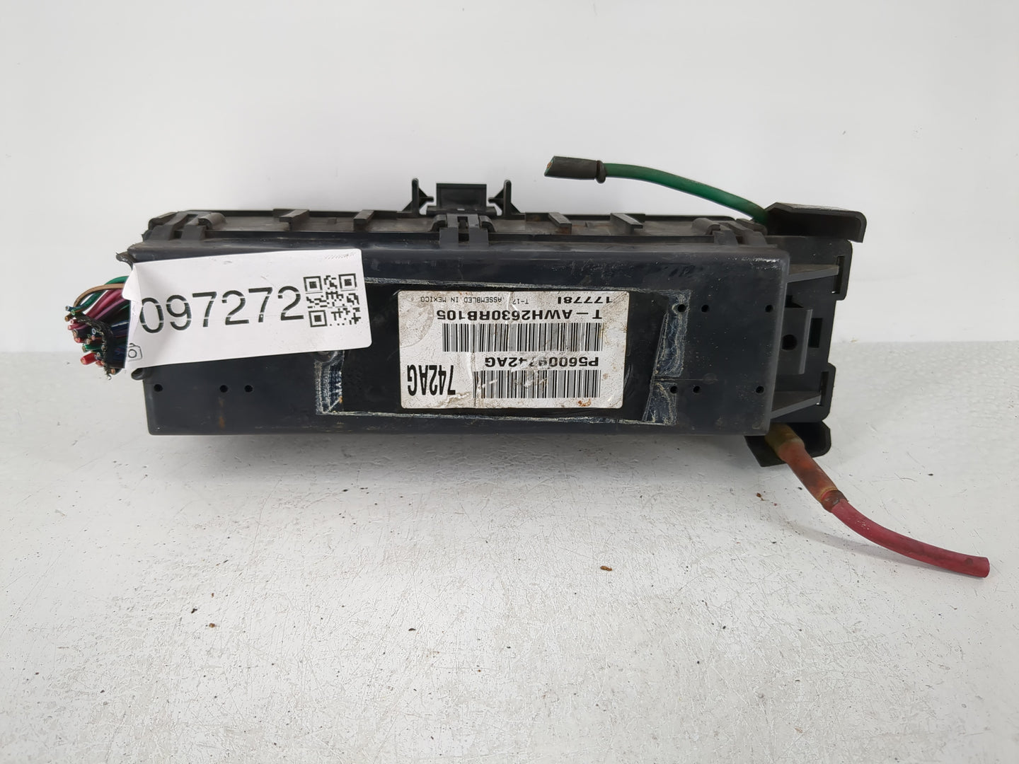 2000-2004 Jeep Grand Cherokee Fusebox Fuse Box Panel Relay Module P/N:56038363AC Fits Fits 2000 2001 2002 2003 2004 OEM Used
