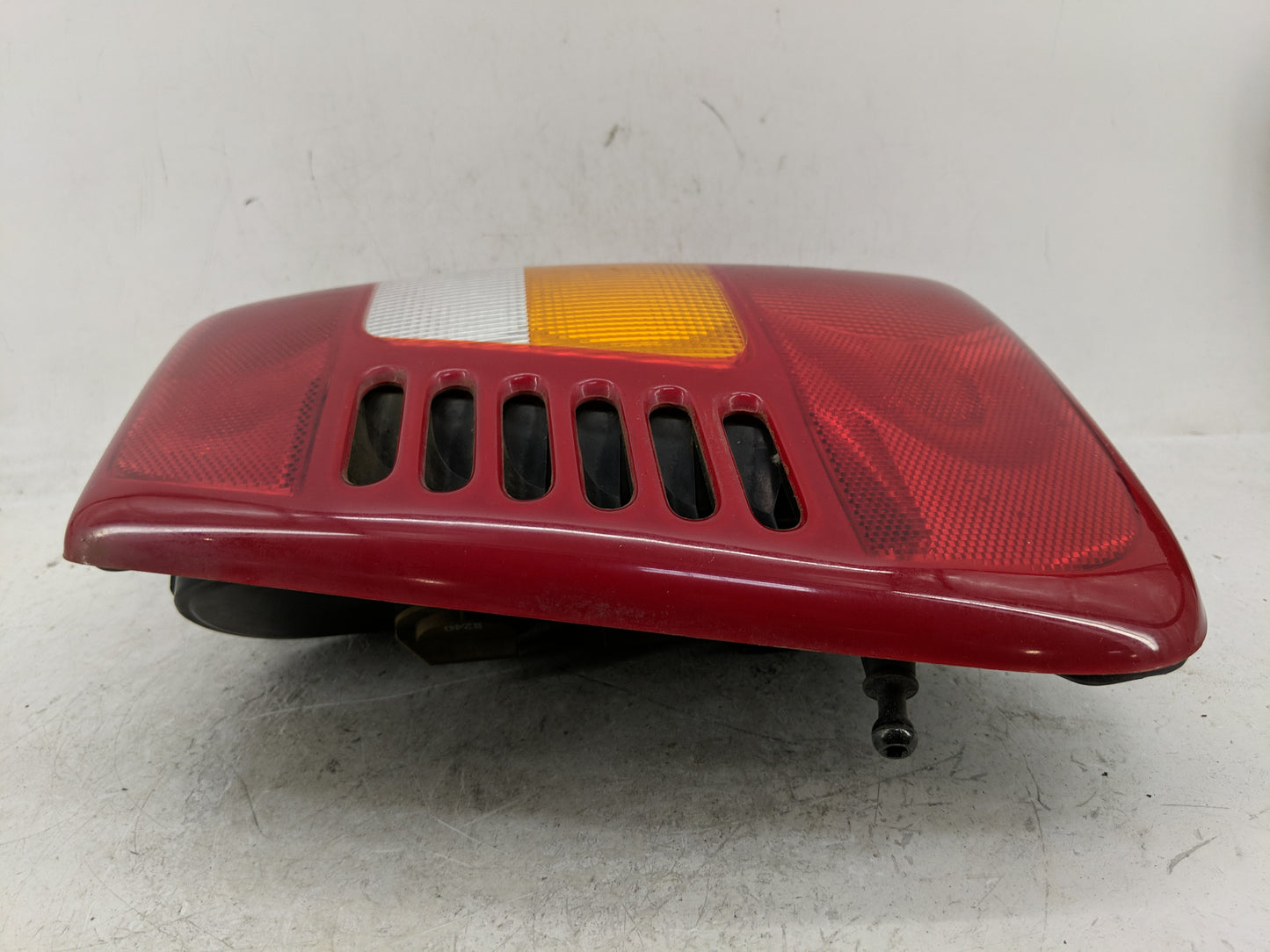 1999-2002 Jeep Grand Cherokee Tail Light Assembly Passenger Right OEM P/N:55155138 Fits Fits 1999 2000 2001 2002 OEM Used Au