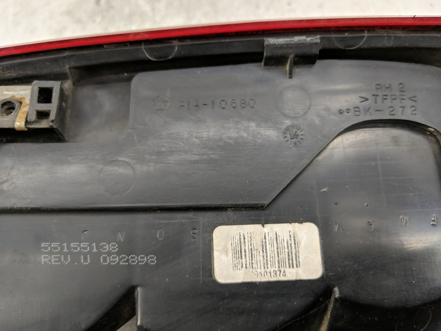 1999-2002 Jeep Grand Cherokee Tail Light Assembly Passenger Right OEM P/N:55155138 Fits Fits 1999 2000 2001 2002 OEM Used Au