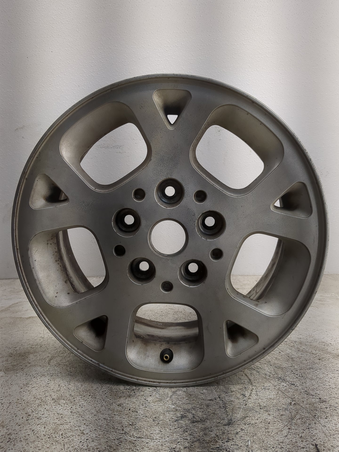 1999-2003 Jeep Grand Cherokee Oem Wheel Rim - Oemusedautoparts1.com