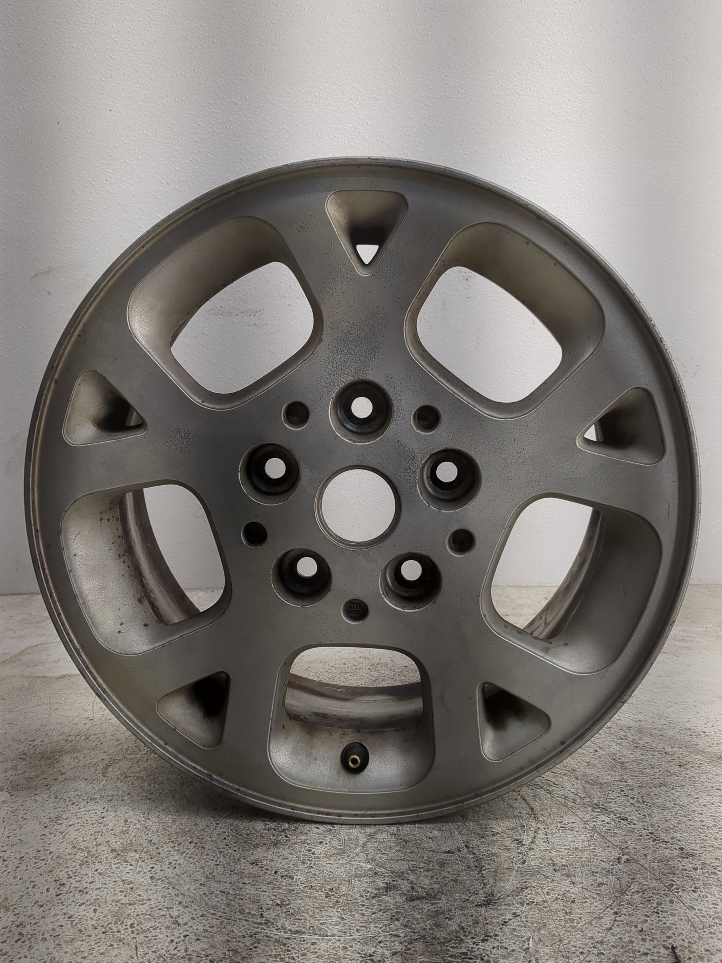 1999-2003 Jeep Grand Cherokee Oem Wheel Rim - Oemusedautoparts1.com