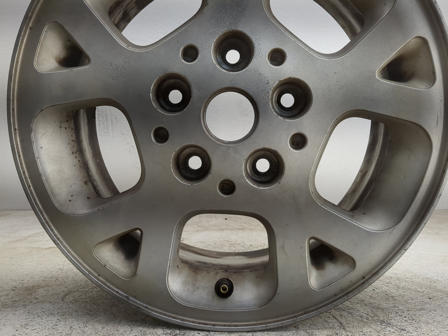 1999-2003 Jeep Grand Cherokee Oem Wheel Rim 1263945 - Oemusedautoparts1.com