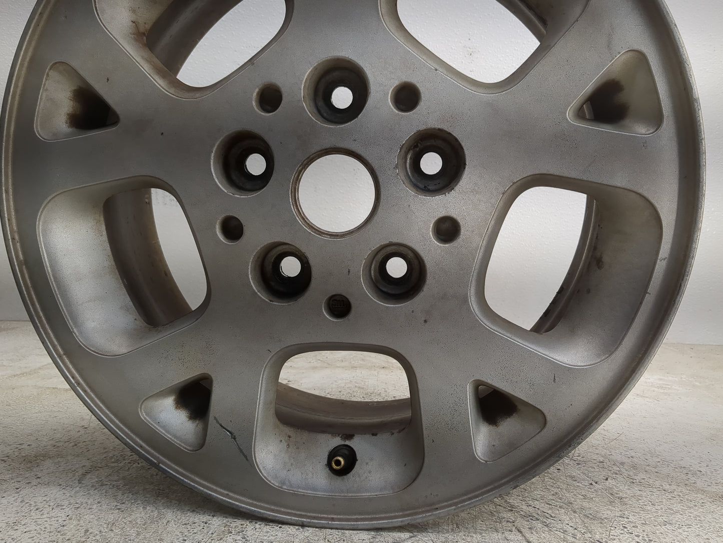 1999-2003 Jeep Grand Cherokee Oem Wheel Rim - Oemusedautoparts1.com