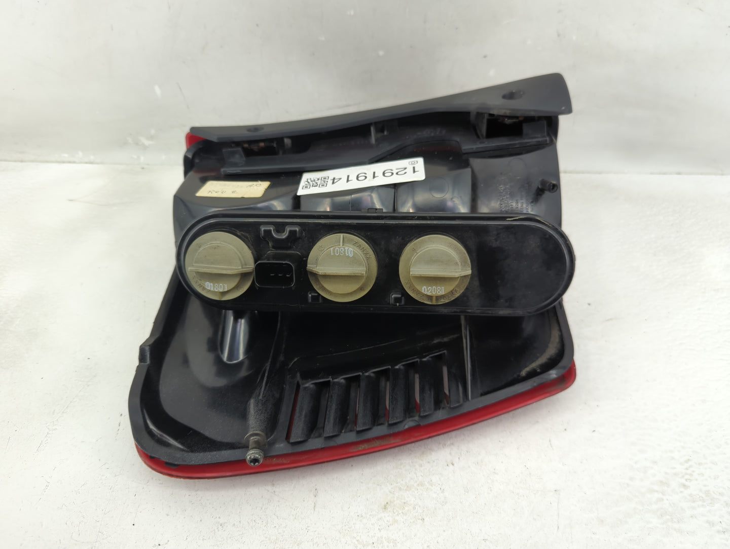 1999-2002 Jeep Grand Cherokee Tail Light Assembly Passenger Right OEM P/N:PIA-10680 Fits Fits 1999 2000 2001 2002 OEM Used A