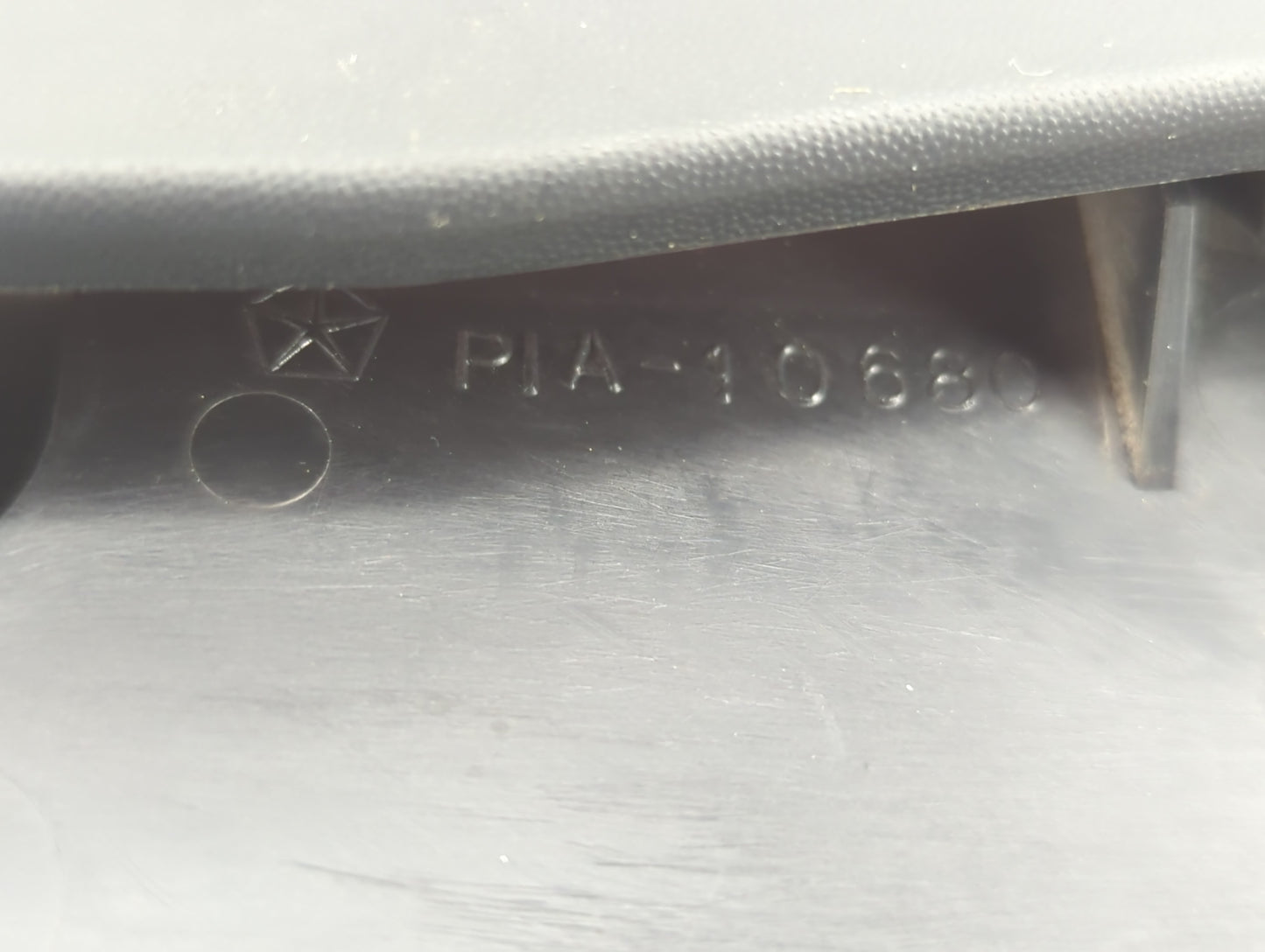 1999-2002 Jeep Grand Cherokee Tail Light Assembly Passenger Right OEM P/N:PIA-10680 Fits Fits 1999 2000 2001 2002 OEM Used A