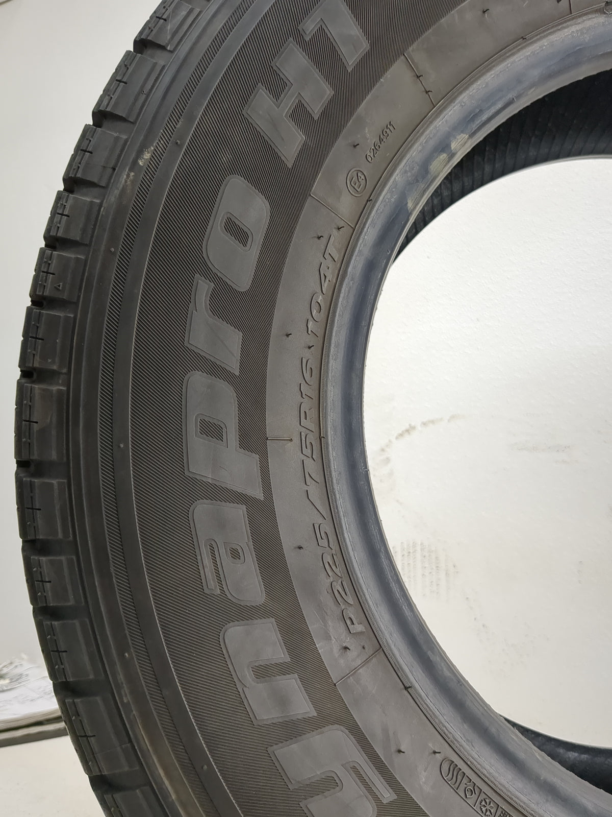 Used Tire P225/75R16 HANKOOK DYNAPRO HT 104T - Tread Depth 9.5/32 - Oemusedautoparts1.com