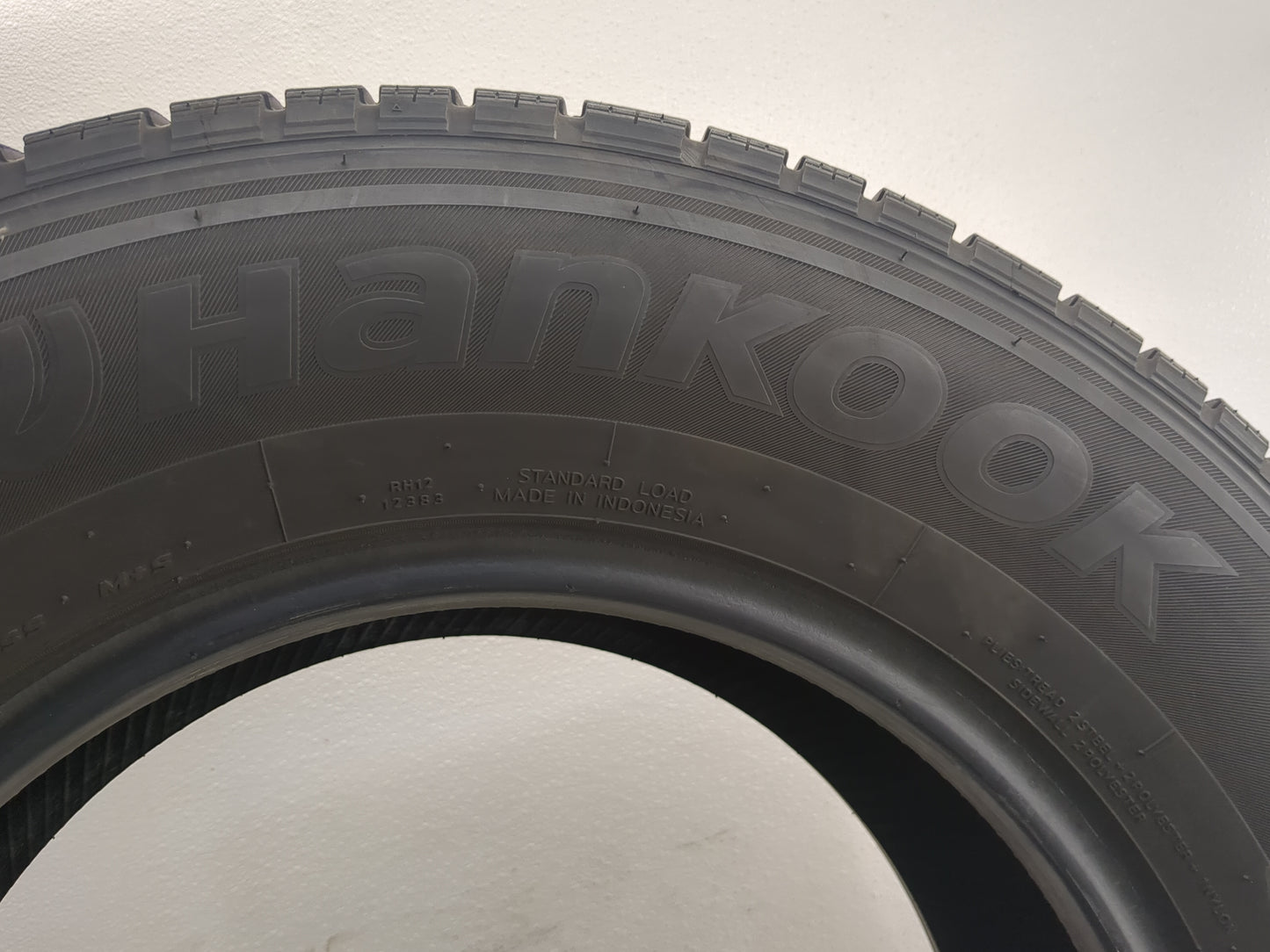 Used Tire 225/75R16 HANKOOK DYNAPRO HT 104T - Tread Depth 11/32 - Oemusedautoparts1.com