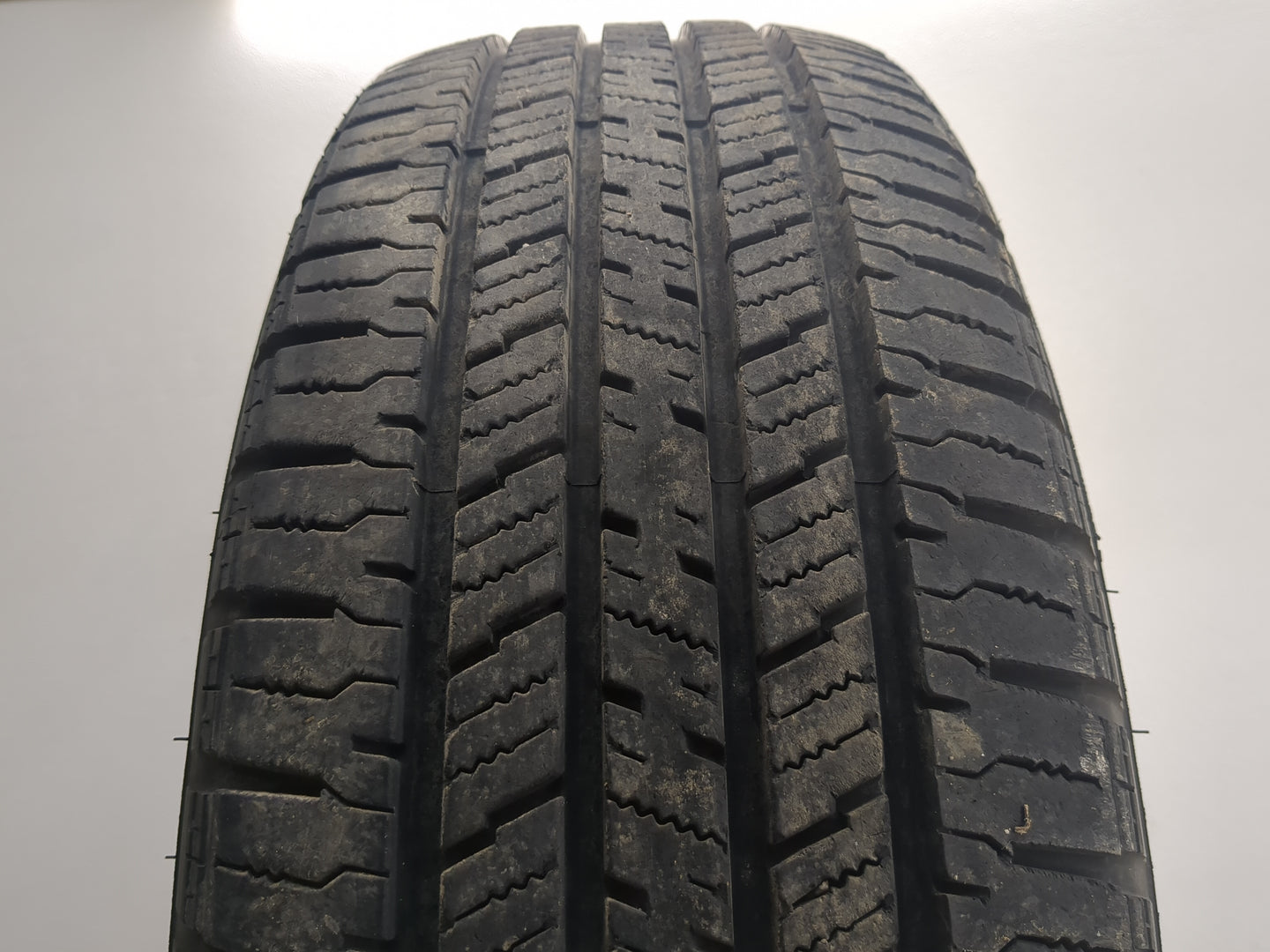 Used Tire 225/75R16 HANKOOK DYNAPRO HT 104T - Tread Depth 11/32 - Oemusedautoparts1.com