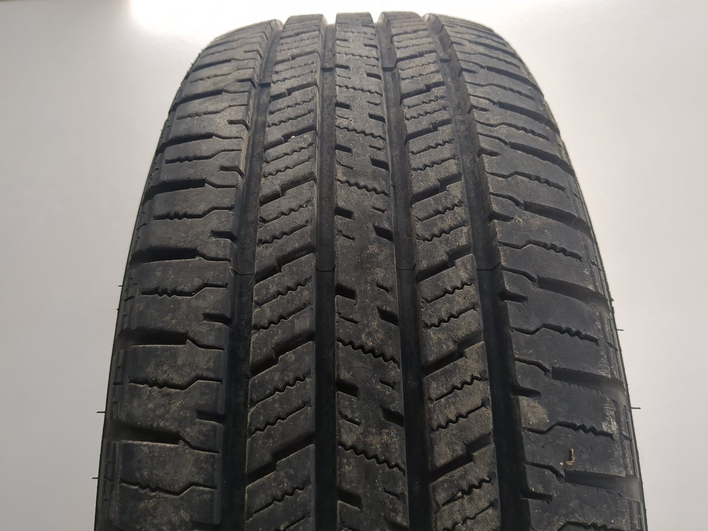 Used Tire 225/75R16 HANKOOK DYNAPRO HT 104T - Tread Depth 11/32 - Oemusedautoparts1.com