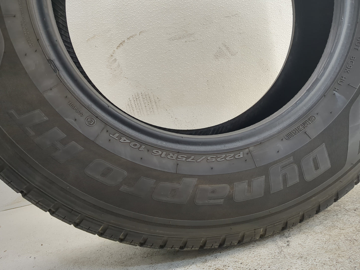 Used Tire 225/75R16 HANKOOK DYNAPRO HT 104T - Tread Depth 11/32 - Oemusedautoparts1.com