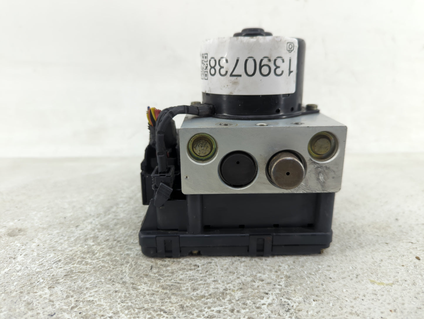 1999-2001 Jeep Grand Cherokee ABS Pump Control Module Replacement Fits Fits 1999 2000 2001 OEM Used Auto Parts - Oemusedauto