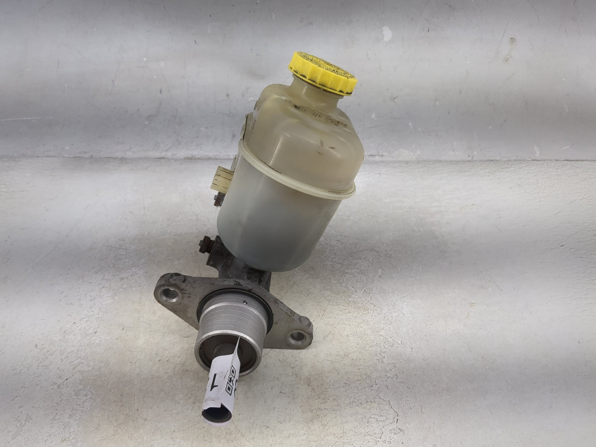 1999-2004 Jeep Grand Cherokee Brake Master Cylinder 1512838 - Oemusedautoparts1.com