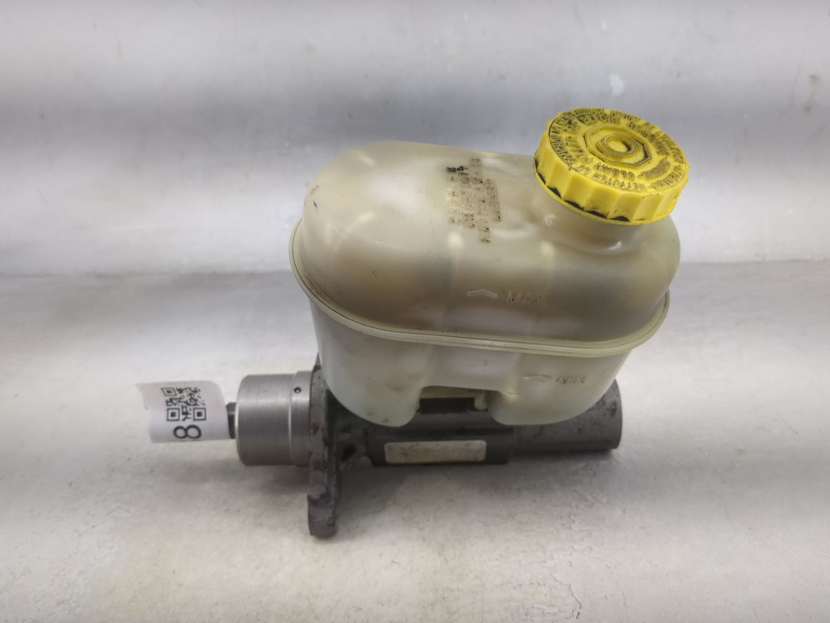 1999-2004 Jeep Grand Cherokee Brake Master Cylinder 1512838 - Oemusedautoparts1.com