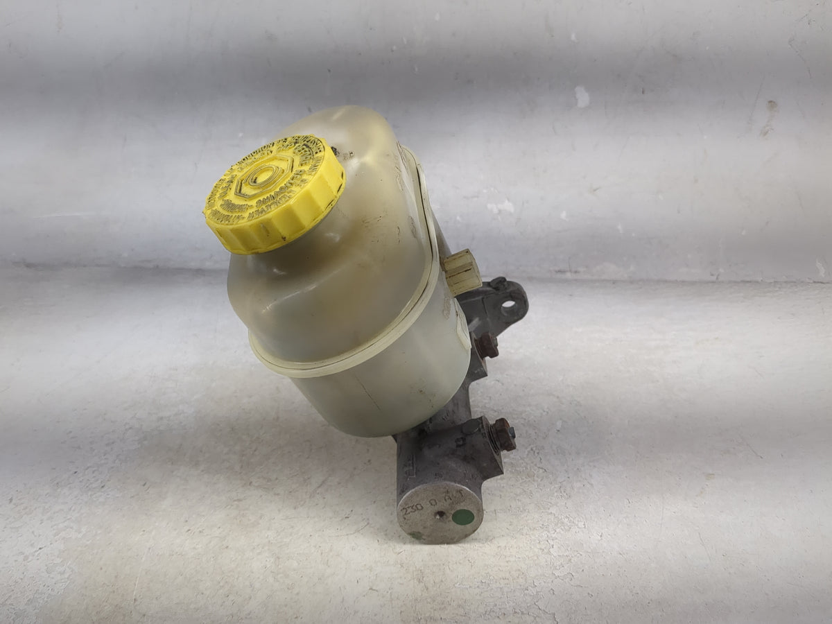 1999-2004 Jeep Grand Cherokee Brake Master Cylinder 1512838 - Oemusedautoparts1.com