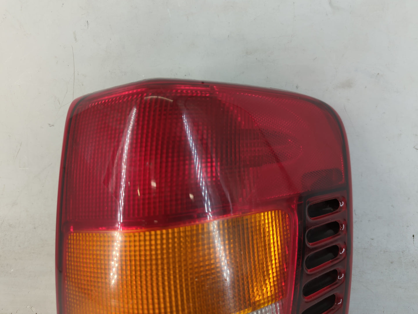 1999-2002 Jeep Grand Cherokee Tail Light Assembly Passenger Right OEM Fits Fits 1999 2000 2001 2002 OEM Used Auto Parts - Oe