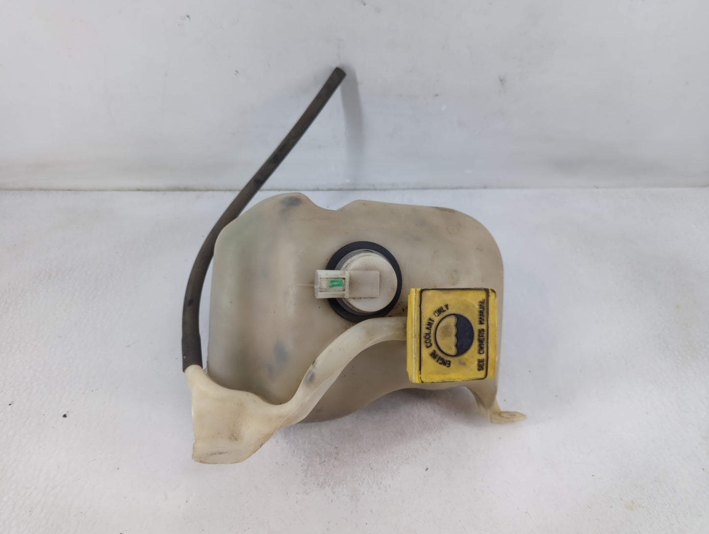 2000 Jeep Grand Cherokee Radiator Coolant Overflow Expansion Tank Bottle - Oemusedautoparts1.com