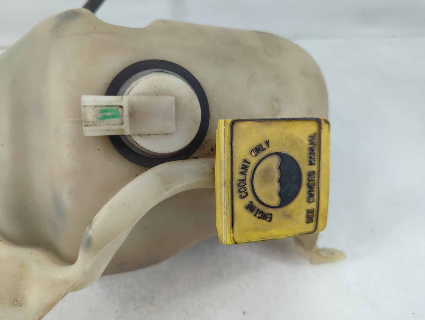 2000 Jeep Grand Cherokee Radiator Coolant Overflow Expansion Tank Bottle - Oemusedautoparts1.com