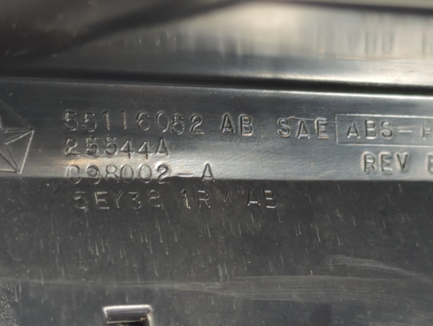 2001 Jeep Grand Cherokee Passenger Glove Box Door Storage Compartment - Oemusedautoparts1.com