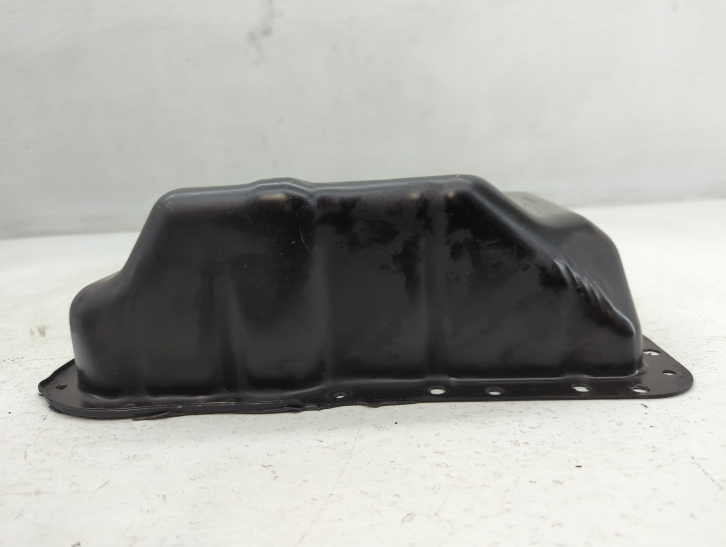 2001 Jeep Patriot Engine Oil Pan P/N:665AEE350 Fits OEM Used Auto Parts - Oemusedautoparts1.com