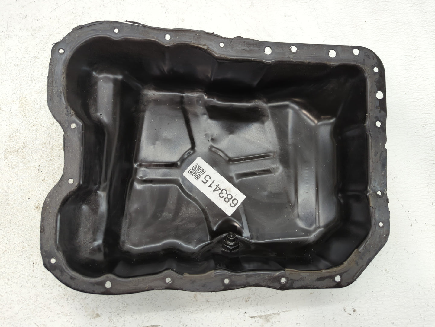 2001 Jeep Patriot Engine Oil Pan P/N:665AEE350 Fits OEM Used Auto Parts - Oemusedautoparts1.com
