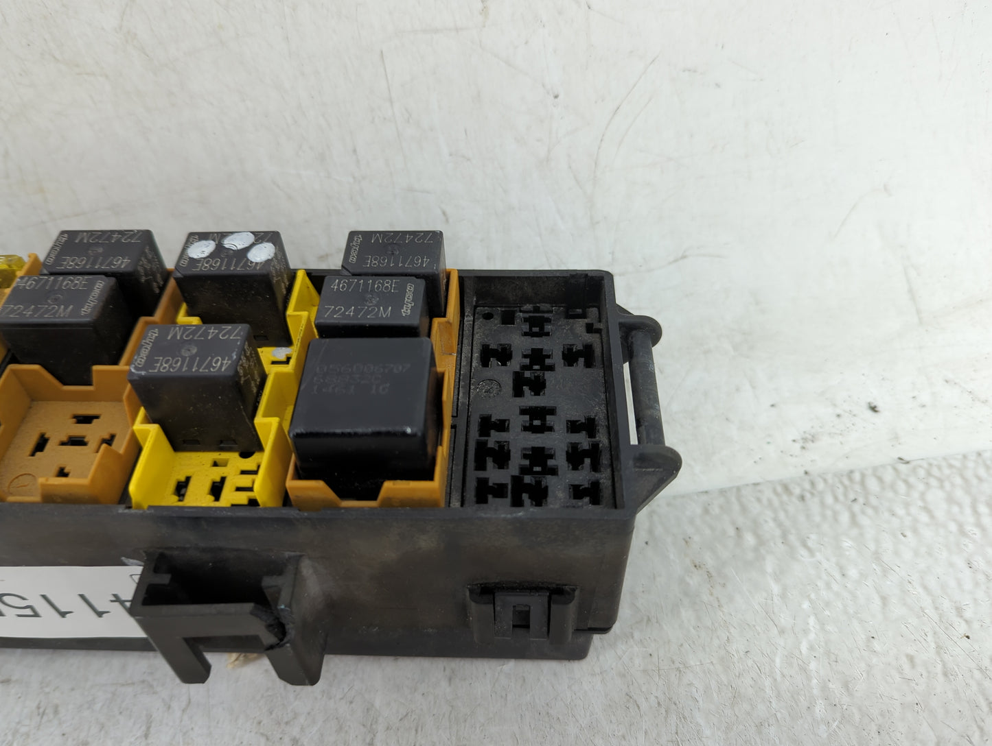 2000-2002 Jeep Wrangler Fusebox Fuse Box Panel Relay Module P/N:P56010285AM A1 UTA 90218 Fits Fits 2000 2001 2002 OEM Used A